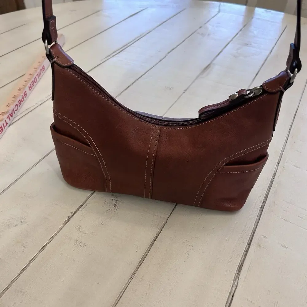 Fossil Leather Purse - Picture 6 of 13